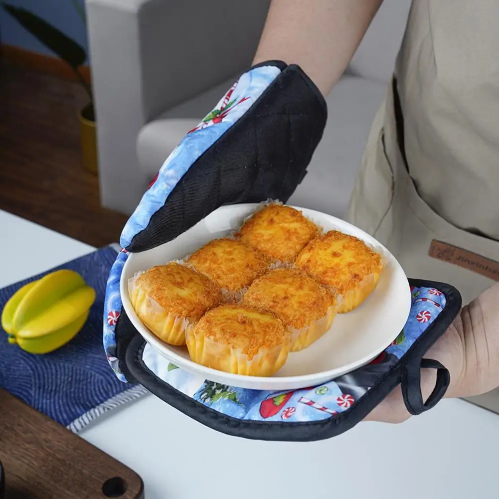 

2Pcs/Set Microwave Glove Wear-resistant Baking Glove Non-Slip Polyester Oven Mitt Christmas Washable Oven Mat for Home