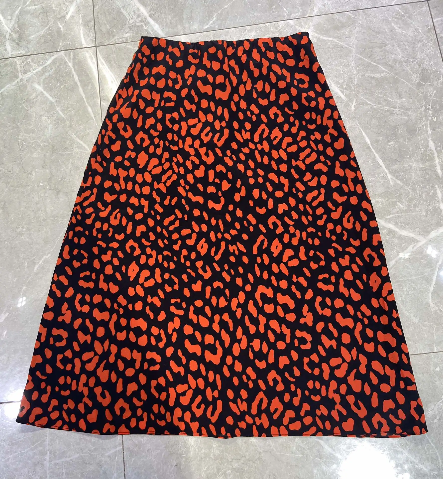 

Новая женская мода 2021 пикантная красная шелковая юбка с леопардовым принтом 0305