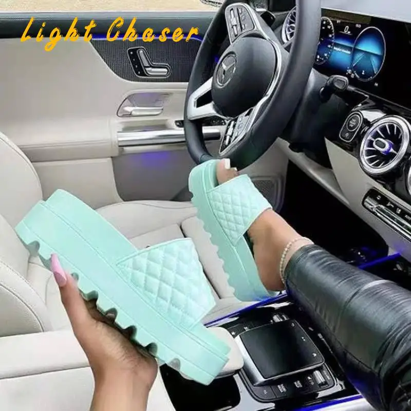 Thick-soled Sandals And Slippers Women 2021 Summer New Large Size Sponge Cake Flat-bottomed Women's Slippers Beach Flip Flops