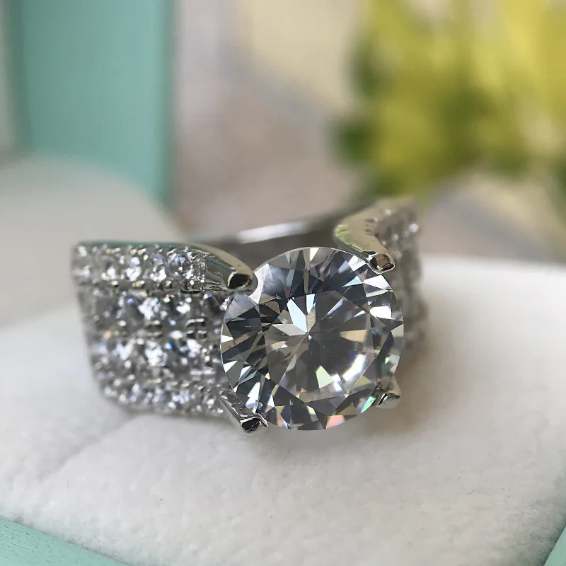 

Shining Soild 925 Sterling Silver Round Created Moissanite Gemstone Engagement Rings For Women Fine Jewelry