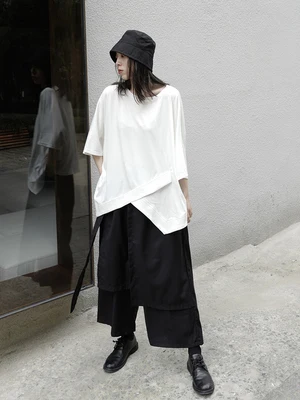 Мужские и женские футболки нейтральные с асимметричными свободными рукавами