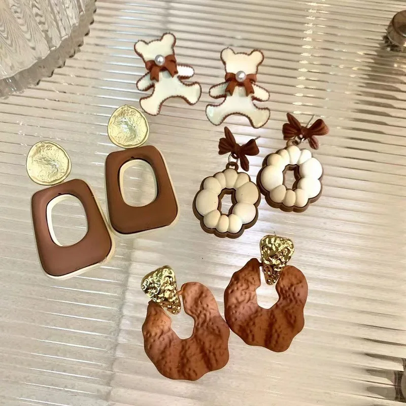 

LOVOACC Cute 4 Styles Spray Cartoon Bear Pendant Earrings for Women Girls Hollow Round Square Alloy Earrings Accessories