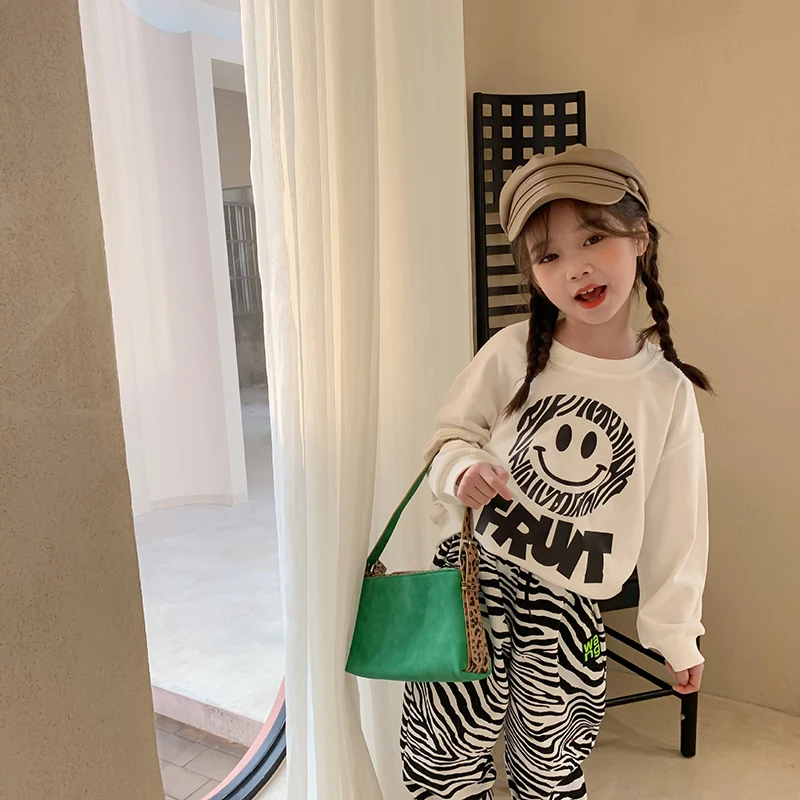 

2021 Spring New Children's Clothing Suit Smiley Print + Graffiti Pants 2Pcs Street Fashion Clothes For Kids Outdoor Leisure Sets
