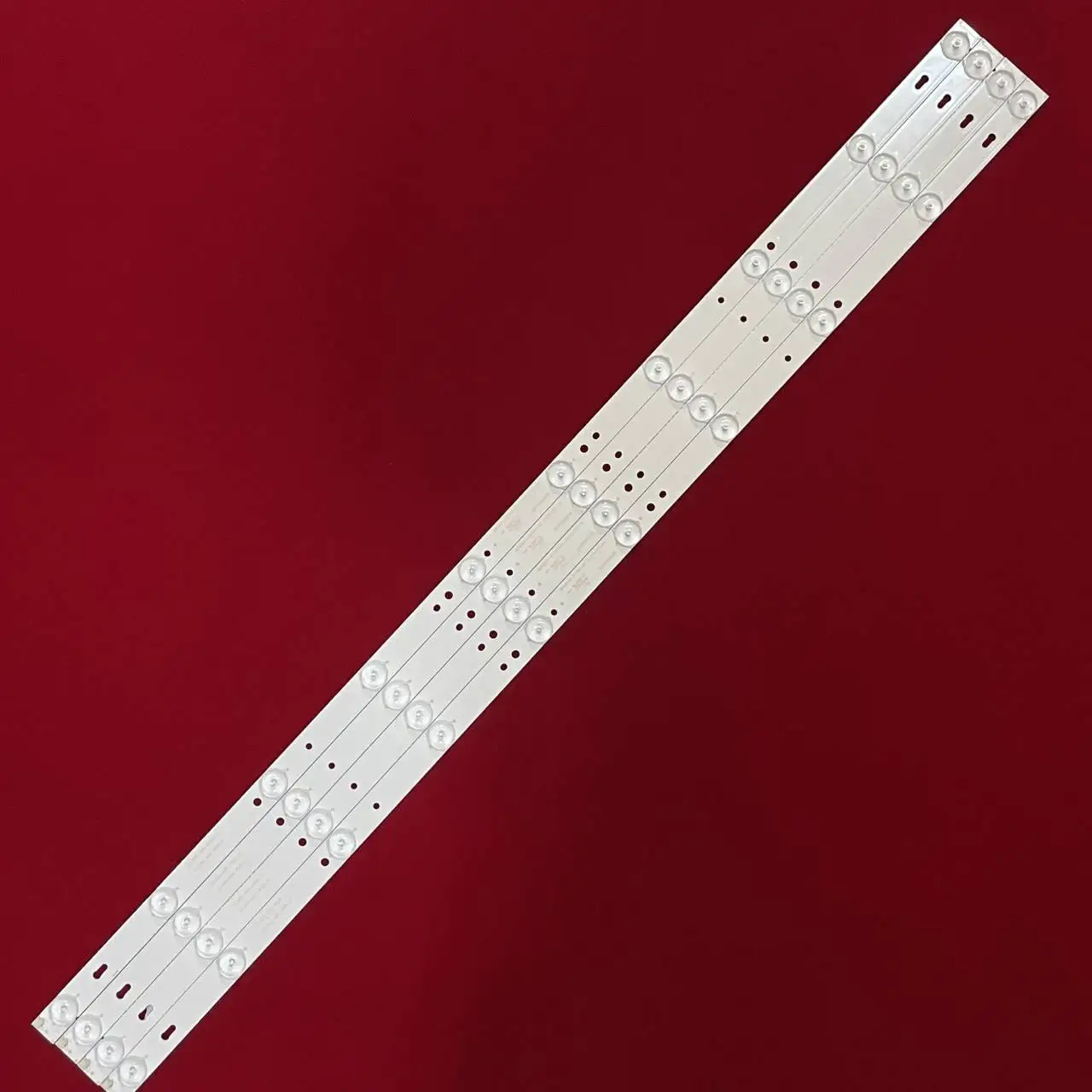 Светодиодный подсветка полосы для TCL L40F3302B 0D40D10-ZC14F-02 03 035-400-3528-D 303TT400036 OD40D10-ZC14F-02 |
