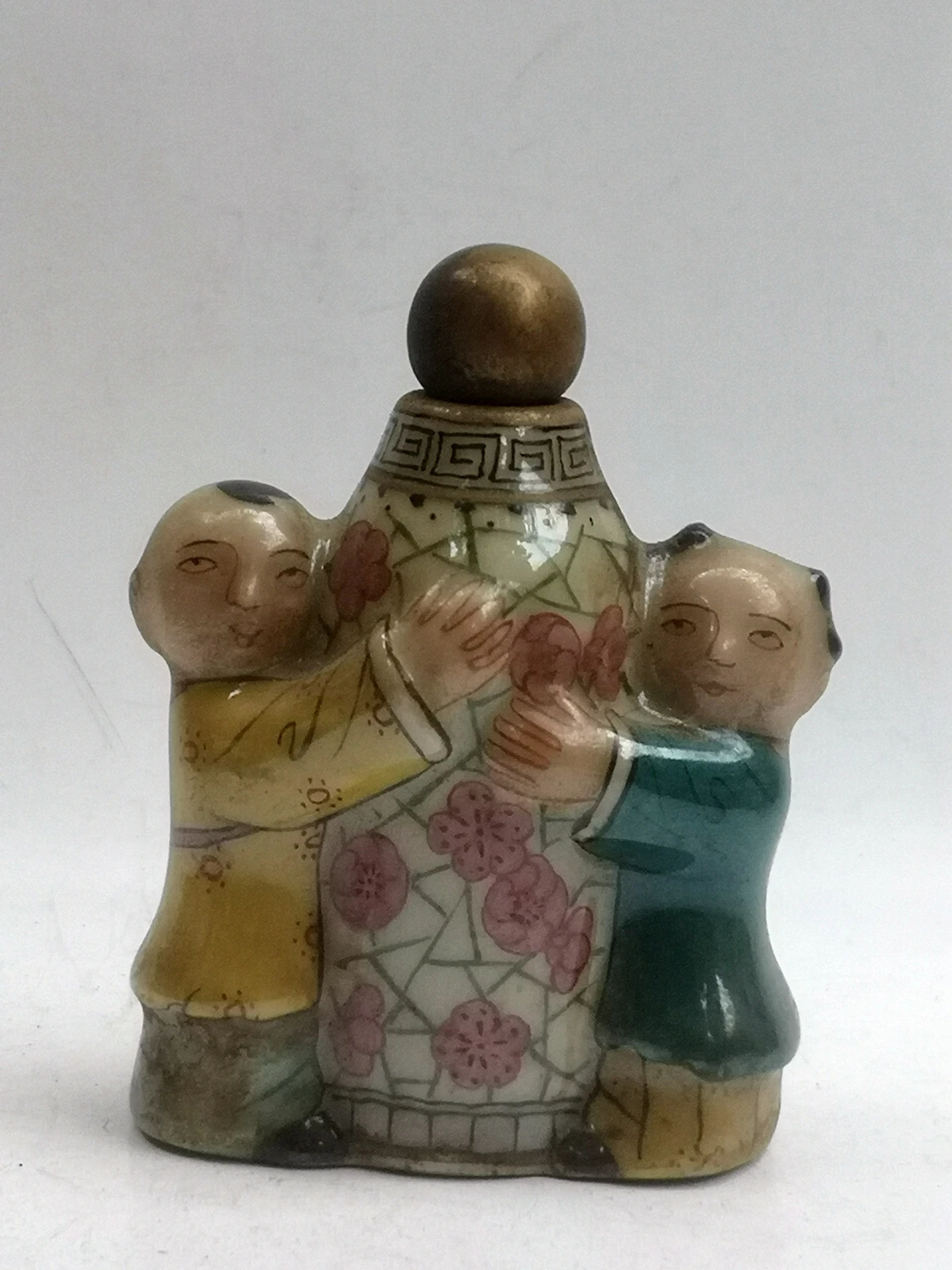 

YIZHU Culture художественная подпись, древняя сборная китайская роза, фарфор, два парня, табак, бутылка, семейное украшение, подарок