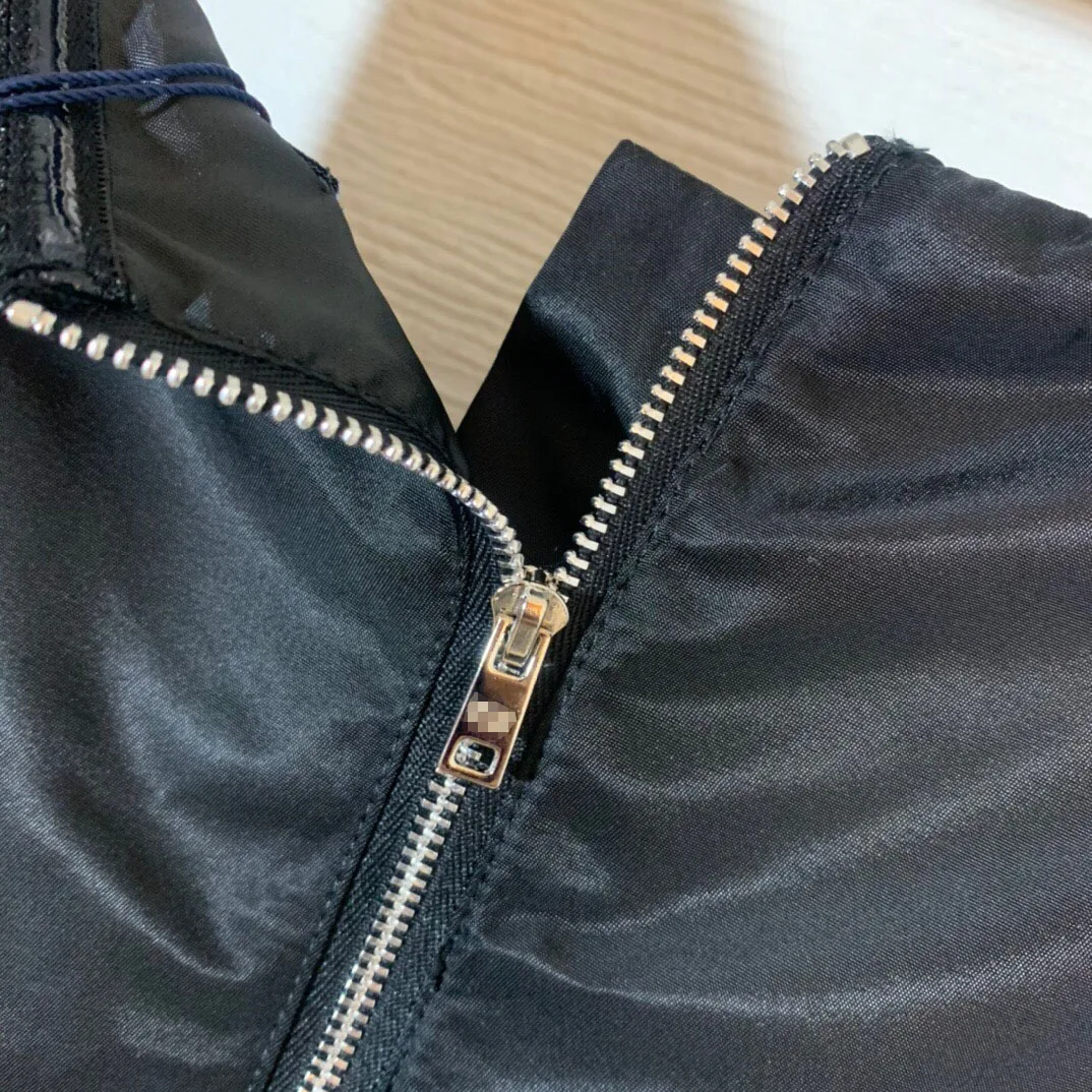 

High Quality New 2021 Women Tube Top Design Reveals The Clavicle Waist and Thin Skirt Small Black Skirt