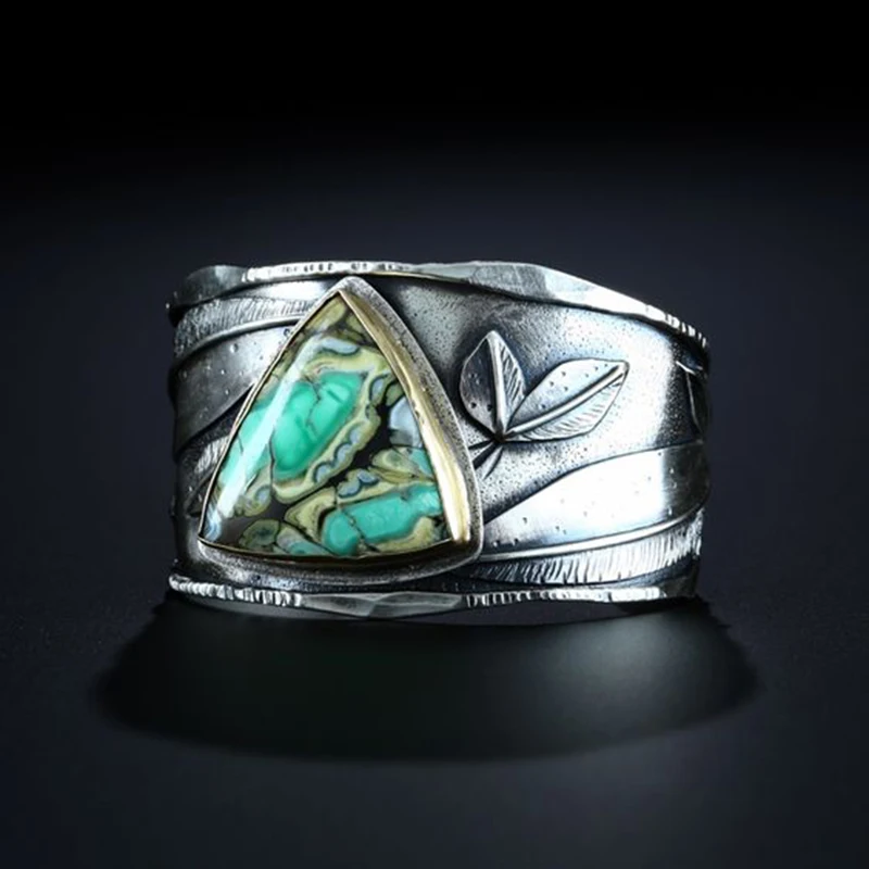 

Vintage Silver Plated Leaves Carved Triangle Turquoises Ring For Women Men Punk Gothic Party Retro Jewelry F4M852