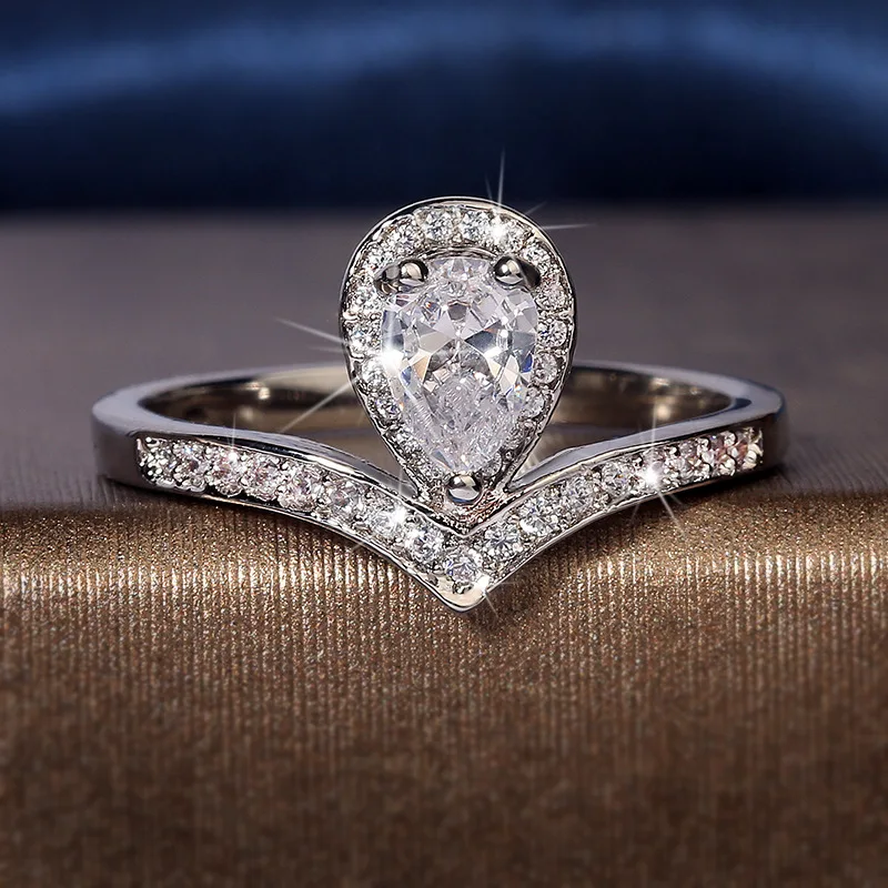 Нежный стиль Каплевидные В виде цветов на высоком каблуке инкрустированные