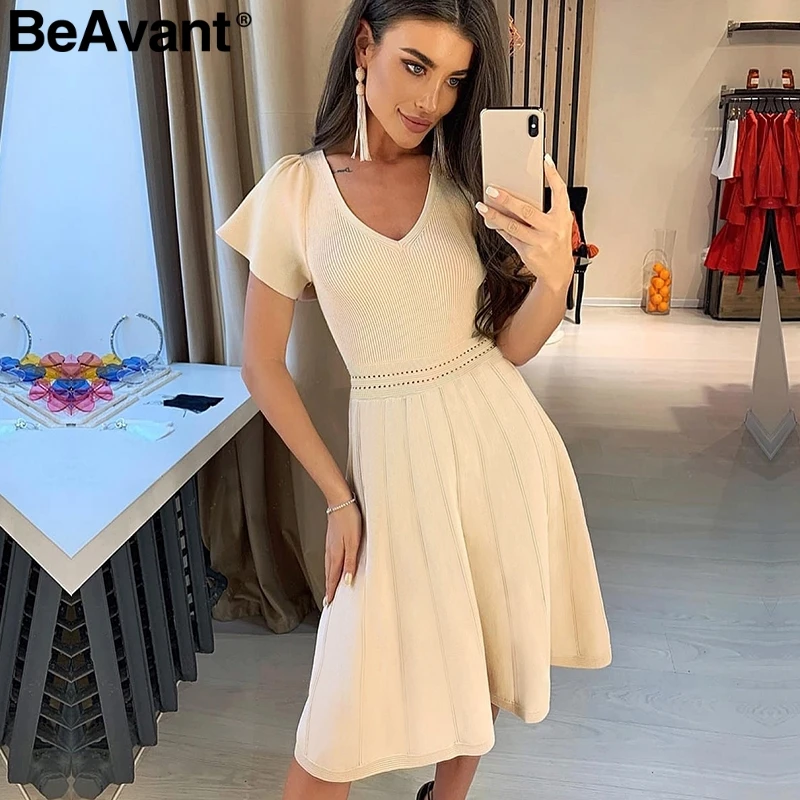 Женское трикотажное платье с v-образным вырезом BeAvant офисное Прозрачное коротким