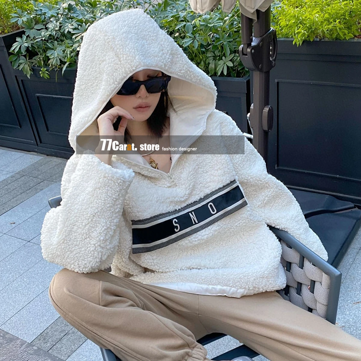 

2021 high quality fashion teddy bear faux fur hoodies luxury design winter warm clothes letter printing sweatshirt hoodie women