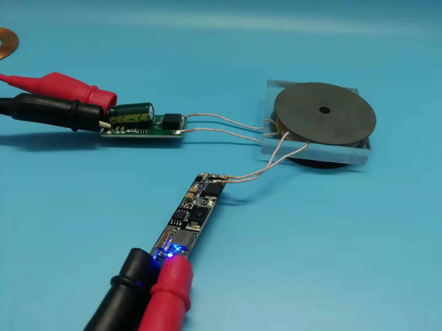 50 Вт высокомощный беспроводной источник питания Робот беспроводная зарядка пик