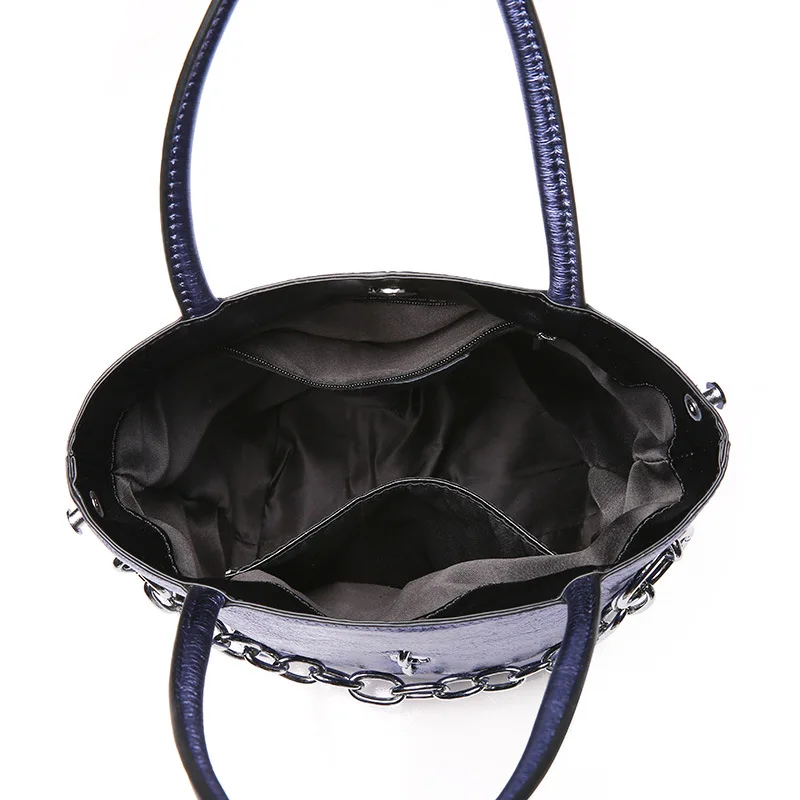 

2020 Spring and Summer New Design Metal Chain Bucket Bag Cool Leather Portable Shoulder/Crossbody Bag