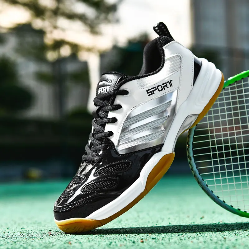 2021 New Men's Sports Shoes High-quality Breathable Lightweight Professional Badminton Shoes