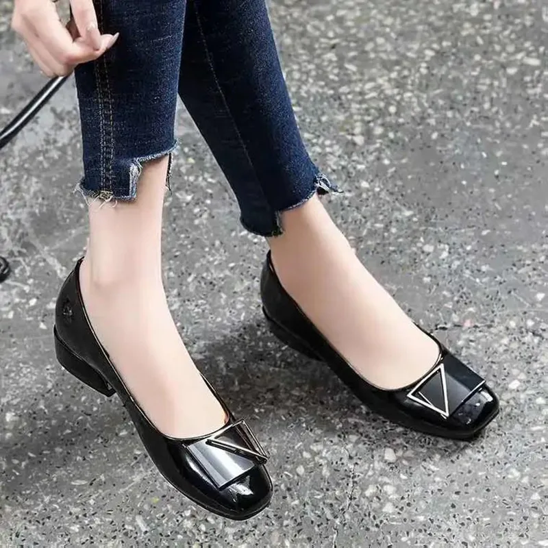 

Женские туфли на высоком каблуке, винно-красные повседневные туфли из искусственной кожи, без застежки, с круглым носком, E9345, для весны