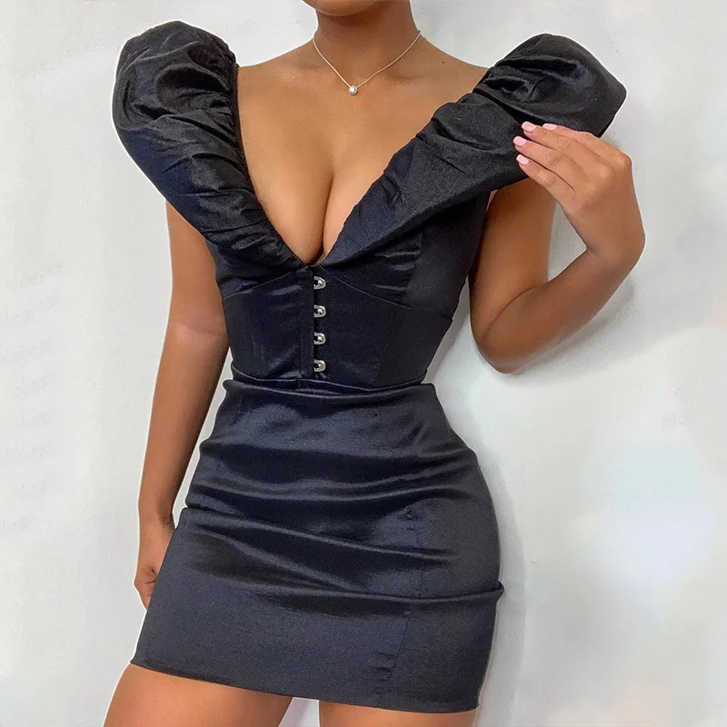 Костюм платье с глубоким v образным вырезом и пуговицами без рукавов для ночного