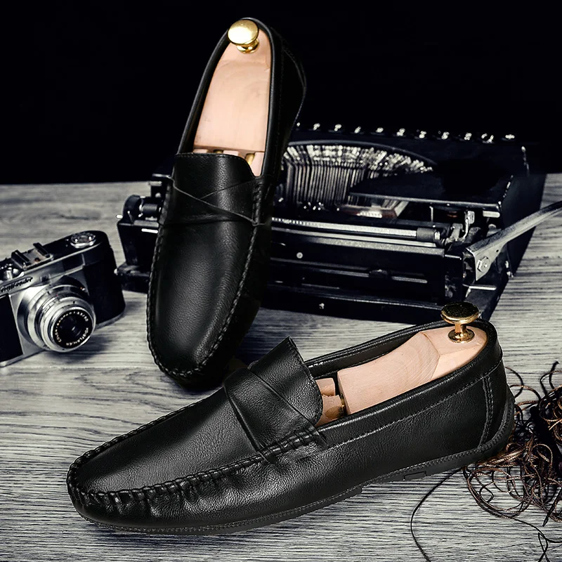 

Men's Leather Loafers Fashion Hand Stitched Flats Shoes British Moccasins Trend Casual Lazy Shoe Soft Comfortable Men Loafers