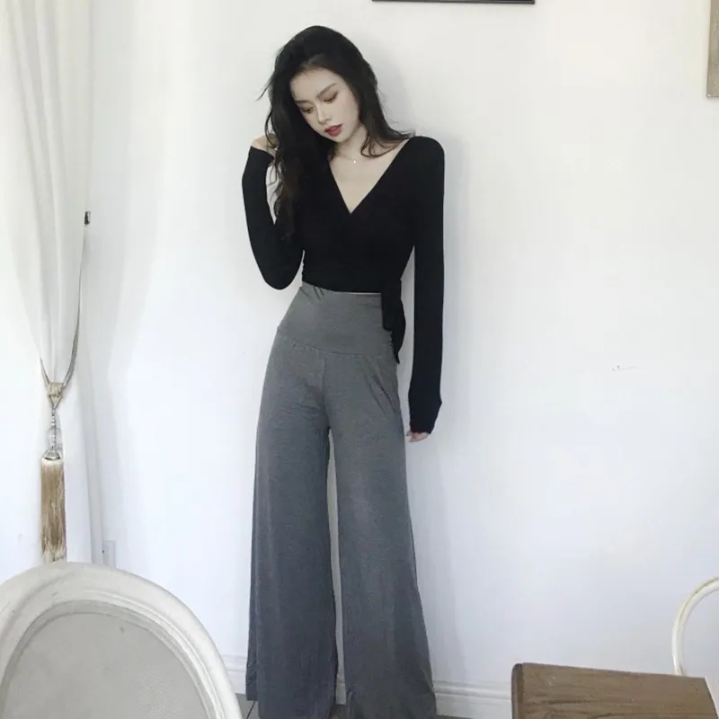 Женская облегающая футболка с длинным рукавом и глубоким V-образным вырезом |