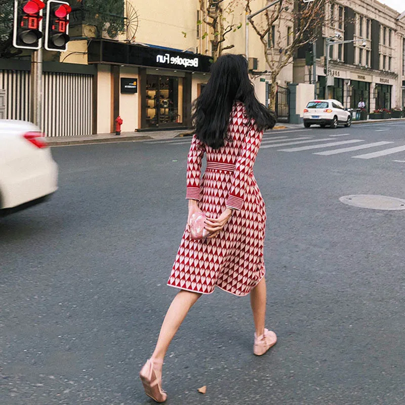 Женское винтажное трикотажное платье миди с красным сердечком Элегантное