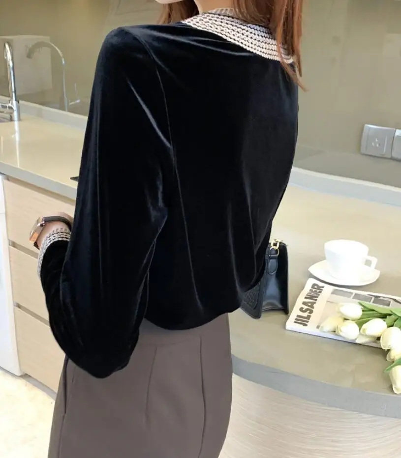 

Autumn Winter Women Black Gold Velvet Shirt Fashion Lace Hollow Out V-neck long-sleeved bottoming shirt Tops s418