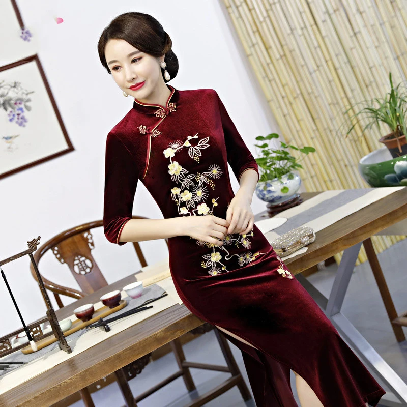 Изысканная вышивка цветок для женщин Qipao зима теплый бархат Cheongsam классический элегантный тонкий длинное китайское платье размера плюс