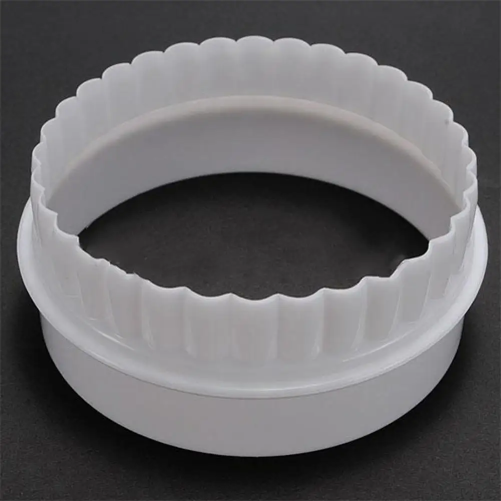 

6Pcs/Set Round Plastic Scalloped Fluted Cookie Pastry Biscuit Cutter Cake Decor