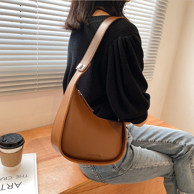 

New Shoulder Bag For Women Vintage Female Crossbody Bag Youth Girl Literature Art Underarm Bag Small Brown Artificial Leather