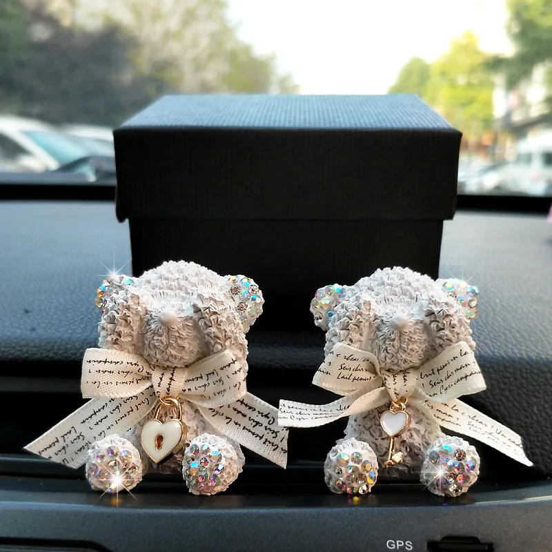 

2pcs Cute Cartoon Diamond-studded Bear Car Perfume Air Conditioning Air Outlet Perfume Clip Creative Car Perfume Aromatherapy