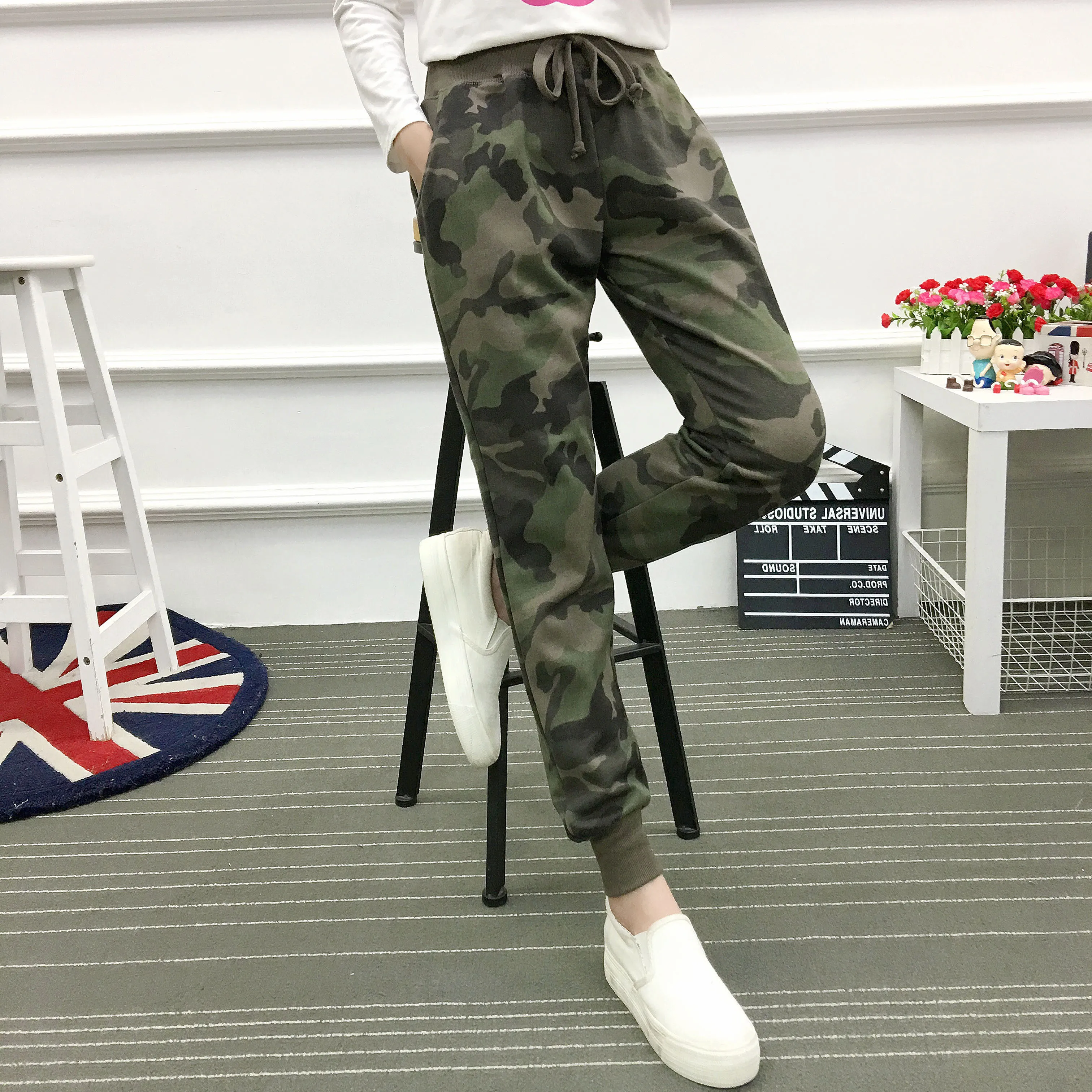 Брюки женские камуфляжные с эластичным поясом дышащие шаровары повседневная