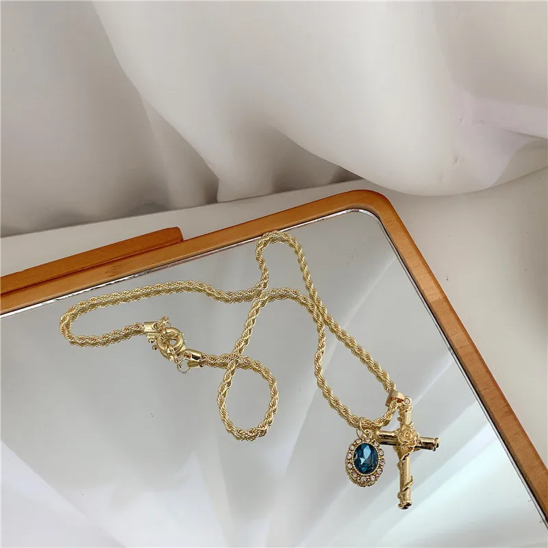 

Metal Geometry Blue Zircon Necklace Fashion Temperament Long Sweater Necklace Restoring Ancient Ways Women Jewelry Accessories