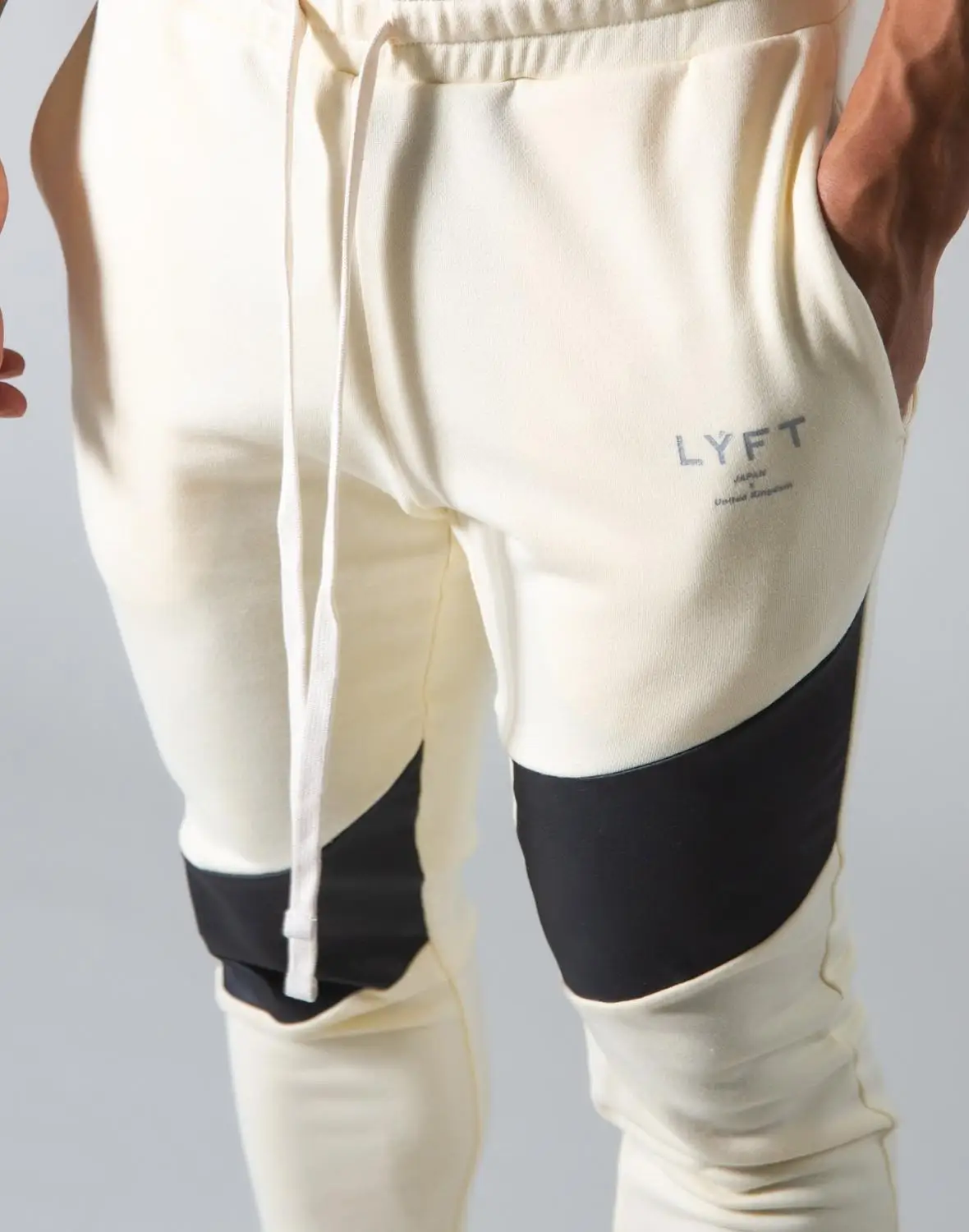 

Autumn Winter Male Cotton Sportswear Trousers Joggers Sweatpants Men Casual Skinny Pants Gyms Fitness Workout Brand Track pants