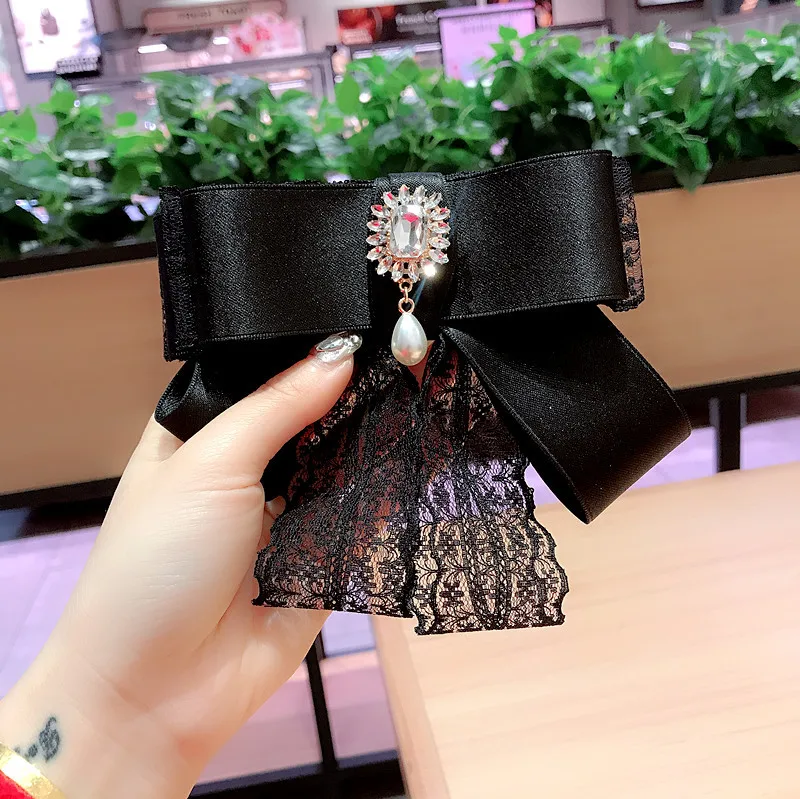 

Lace Ribbon Pearl Bow Tie Girl Fashion Brooches for Women White Shirt Corsage Neck Ties Korean Wedding Accessories Party Gift