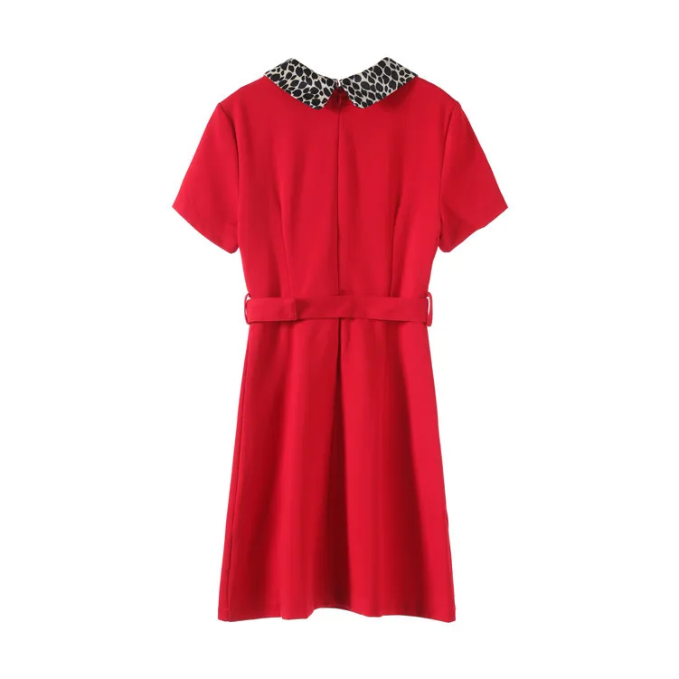 Женское элегантное модельное платье красное с отложным воротником коротким