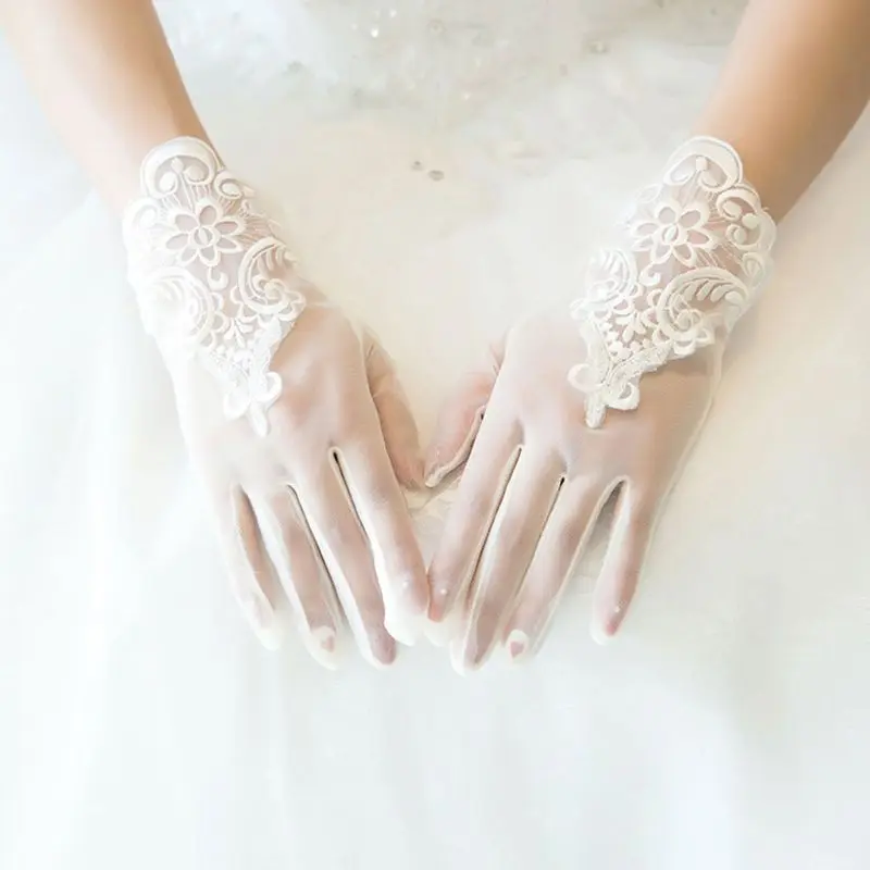 

Glamour Bride Dress Gloves Lace Short Paragraph Mittens Wedding Dresses Accessories Charming Lady Women Glove with Fingers