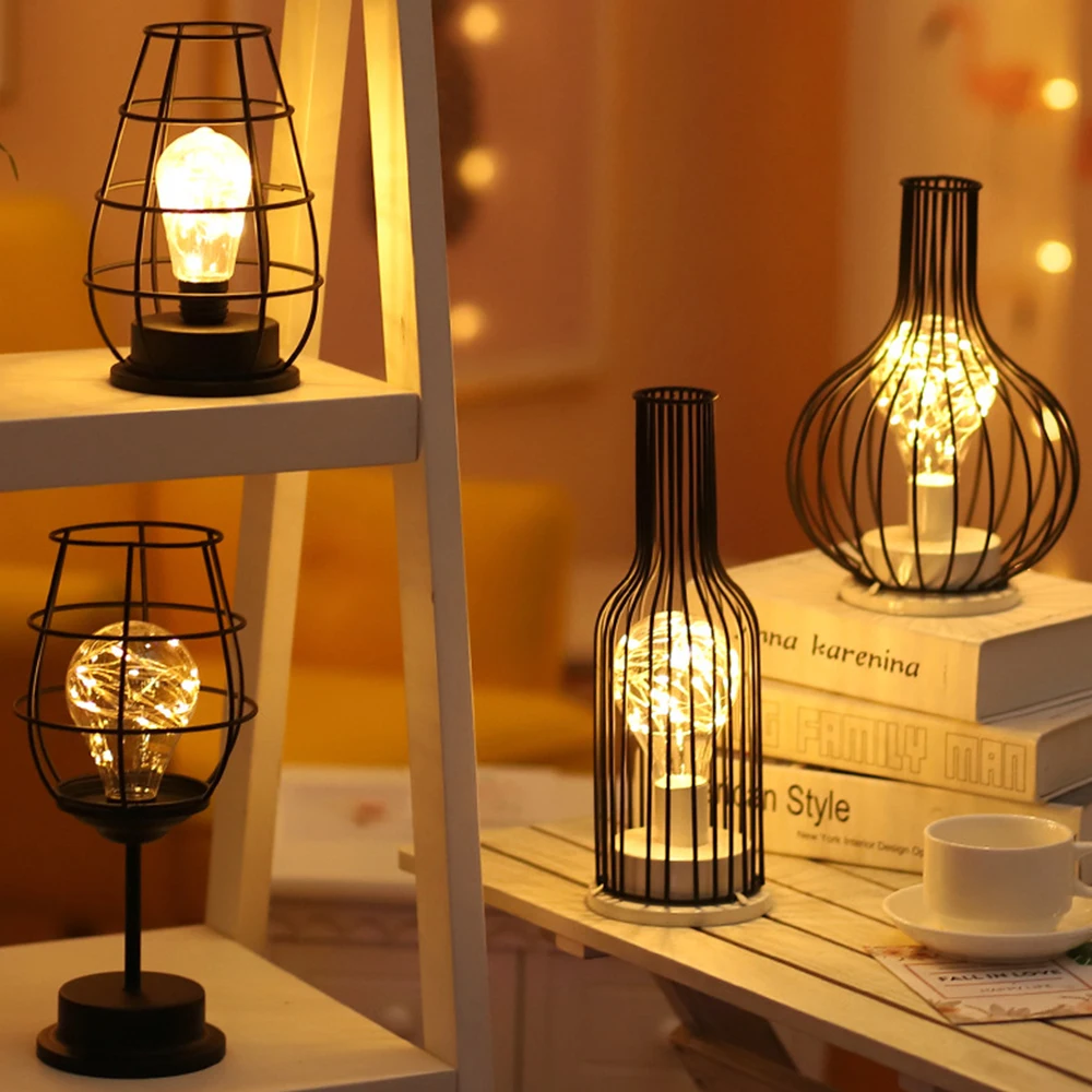 

Retro Iron Night Light Industrial Iron Metal Wire Wine BottleTable Lamps Battery Powered for Bedroom Desk Night Reading Decor