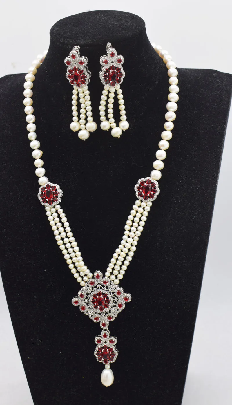 Один комплект из пресноводного жемчуга белого неидеально круглого 7-8 мм и