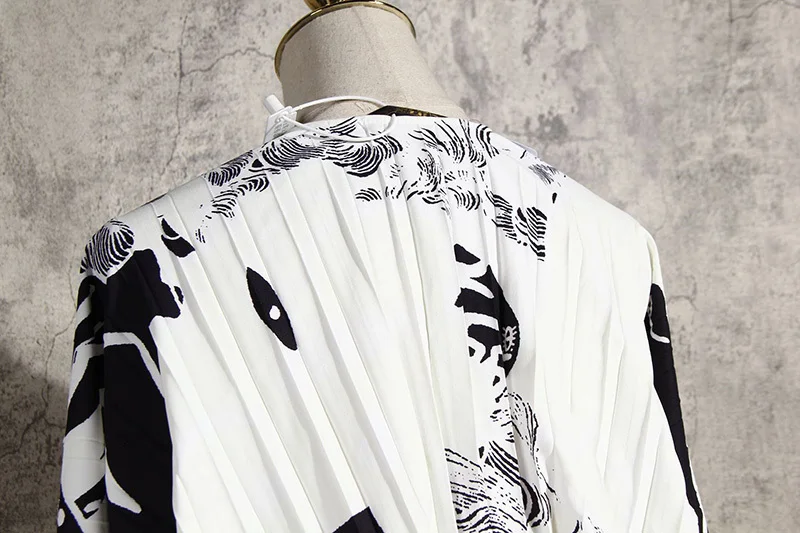 

[EAM] Women Pattern Printed Big Size Blouse New V-collarLong Sleeve Loose Fit Shirt Fashion Tide Spring Autumn 2021 1W32609