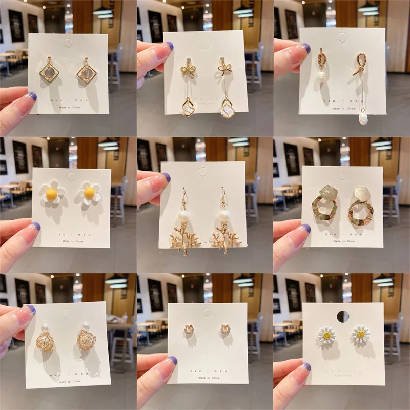 

2021 New Korea Fashion Geometric Rhinestone Tassel Earrings for Woman Golden Purple Simple Style Earrings Jewelry Wholesale