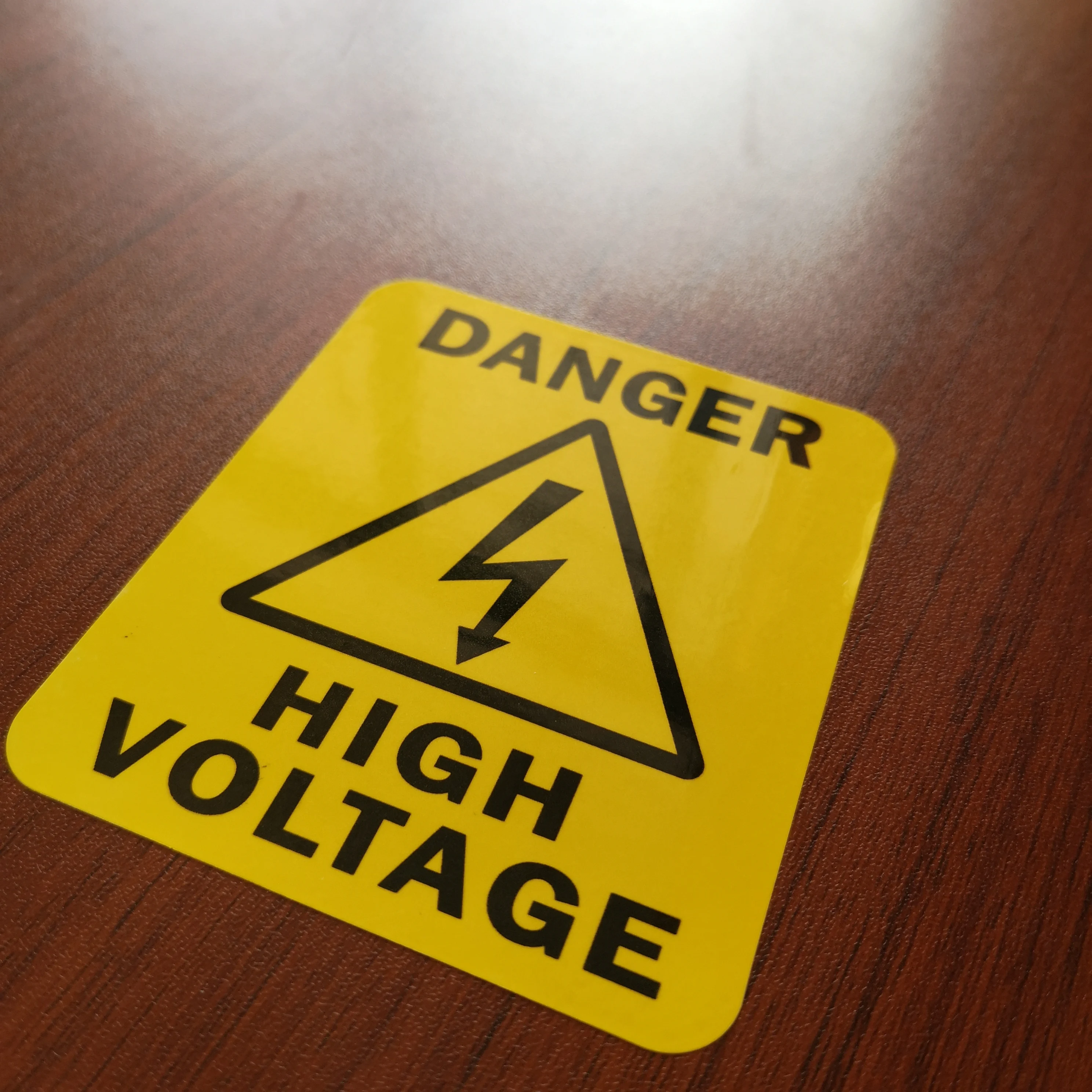 100 шт./лот 76x90 мм опасная водонепроницаемая ПВХ самоклеящаяся прочная наклейка