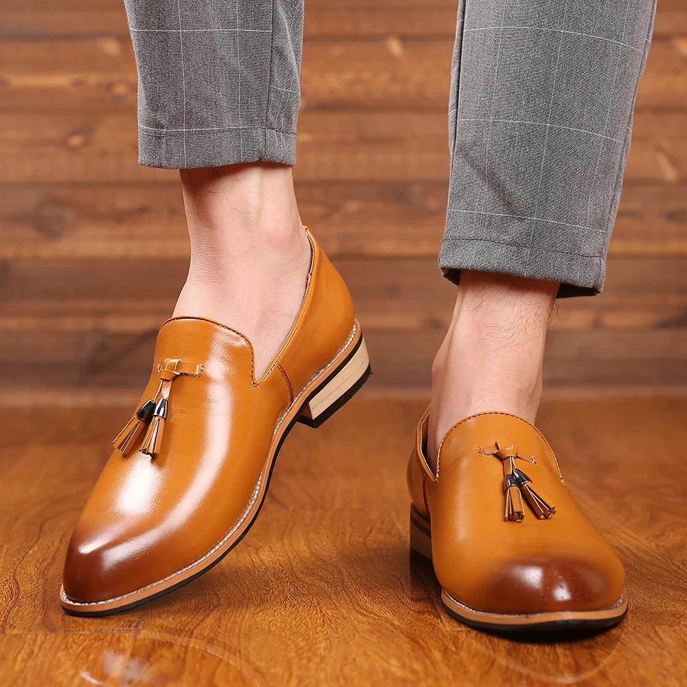 

Luxury Brand PU Pointed Toe Business Brogue Shoes Men Casual Soft Rubber Shoes Breathable Wedding Shoes 3 Colors