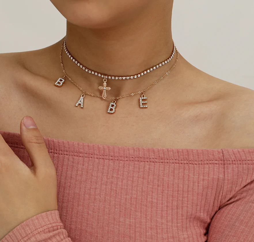 

Fashion Luxury Women's Necklaces Babe Letter Crystal Rhinestone Inlaid Choker Necklace Cross Jesus Pendant Jewelry Party Gifts