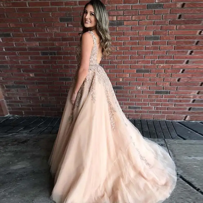Long Prom Dresses V-neck Sexy Sleeveless Tulle Lace Appliques Formal Party Dresses Backless Floor Length Vestidos De Formal - Цвет: Шампанское
