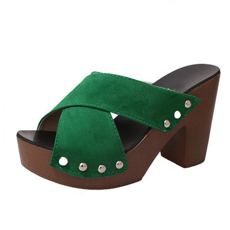 Сандалии женские на платформе и высоком квадратном каблуке повседневные