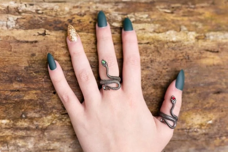 1 шт персонализированный черный камень змейка кольцо-готическое