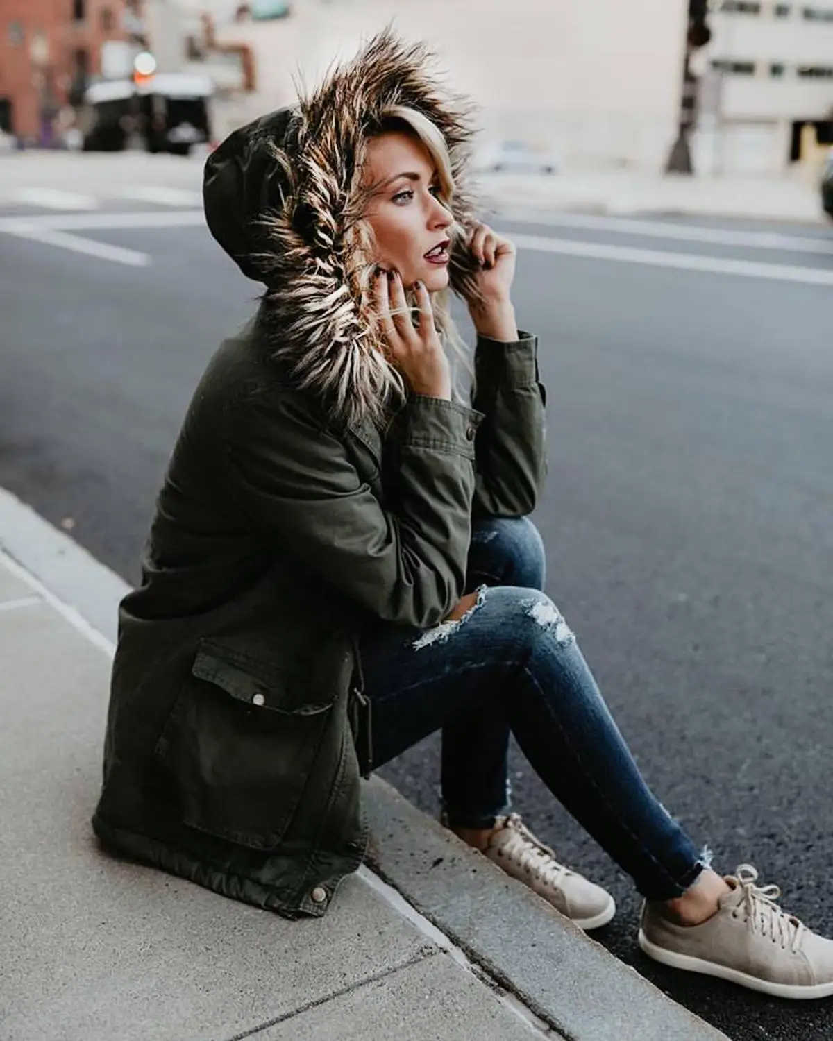 Зимняя джинсовая куртка для женщин с капюшоном хлопковое Женское пальто длинным