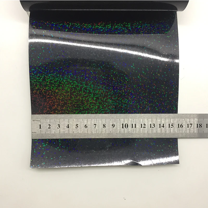 Зеленый синий розовый фиолетовый красный черный серебристый золотой лист