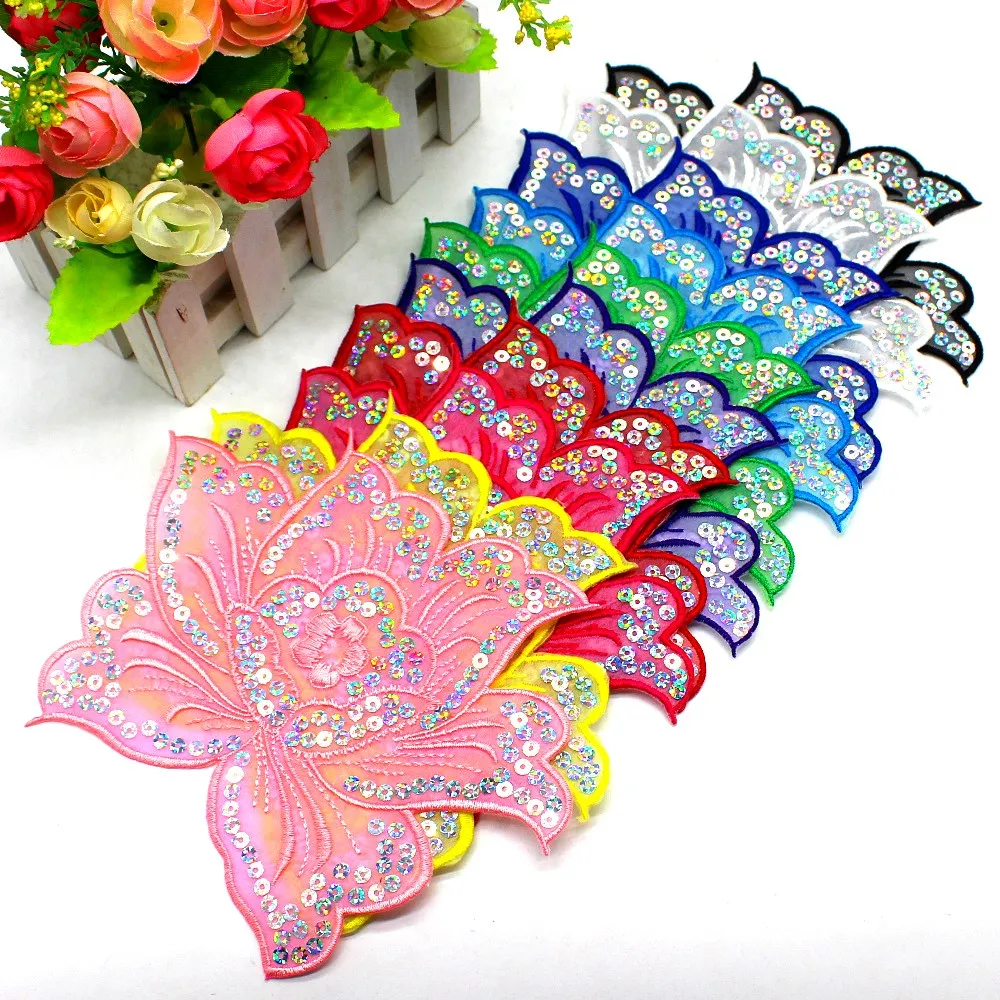 

Sequined Flower Appliqued Iron On Floral Patches Sequin Embroidered Petals Pink Blue 13CM*17CM