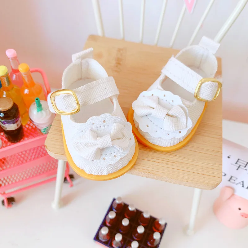 

20cm Star Idol Doll Sun Straw Hat Floral Suspender White T-shirt Lace Jeans Doll's Replaceable Accessories(No Doll)