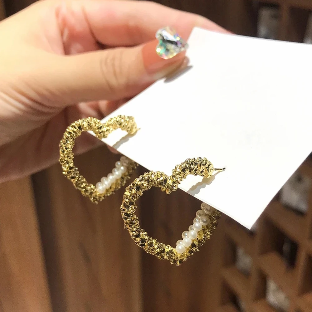

Ghidbk Vintage Fashion Hollow Heart Heart Hoop Earrings For Women Simple Girls Elegant Pearl Beads Huggie Earrings Jewelry Gifts