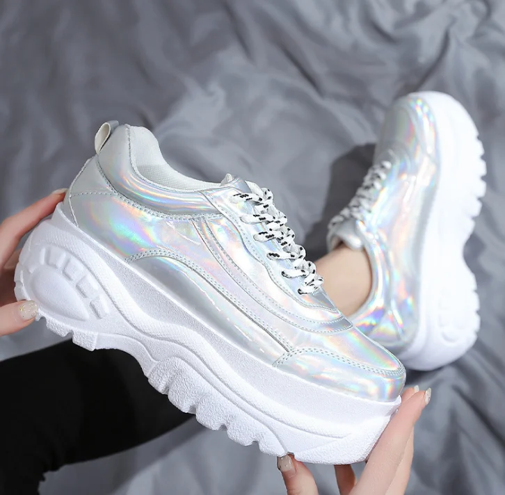 Женская обувь сезон весна Новинка Повседневная белого цвета с блестящей
