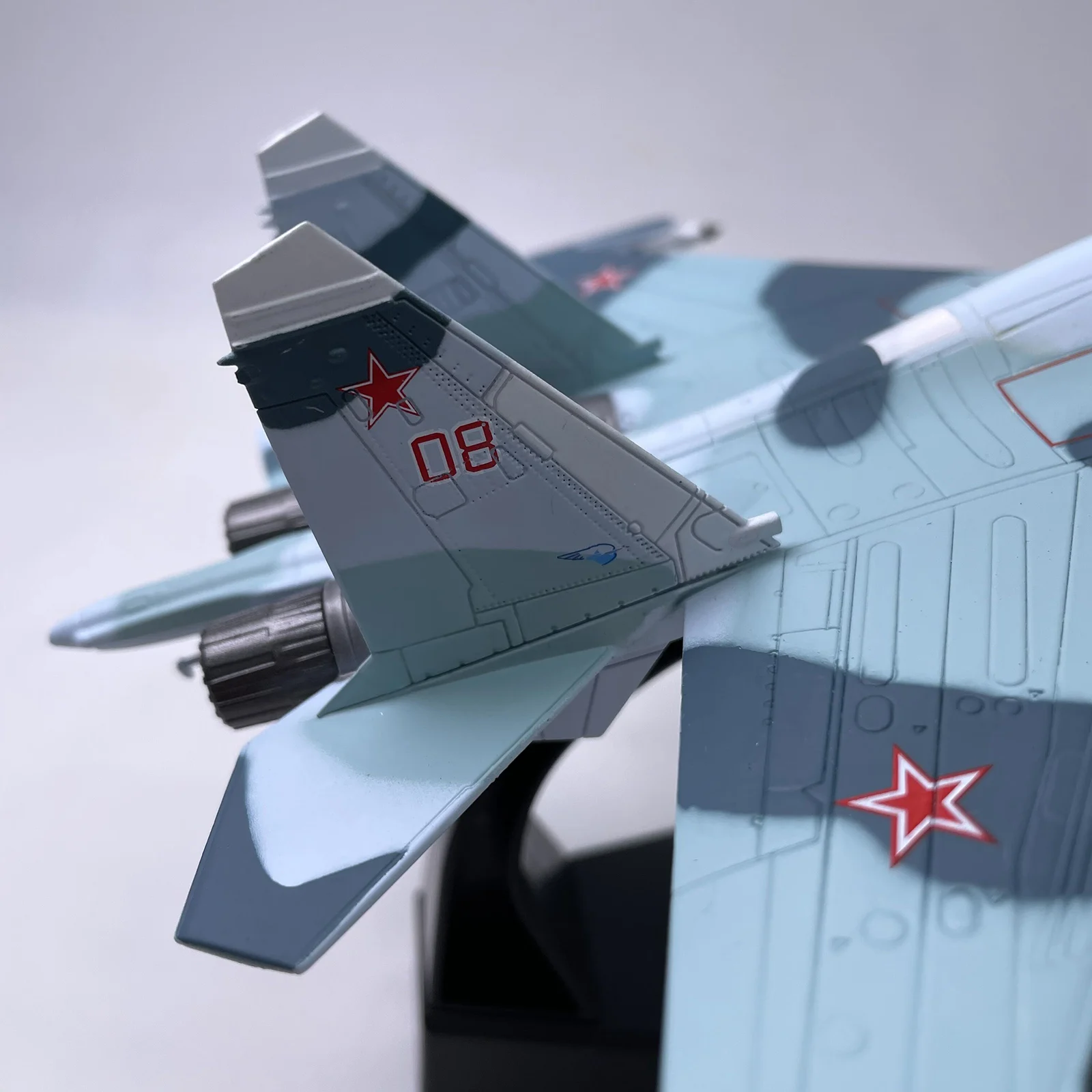 

1:100 Sukhoi Su-27 Russian Aiecraft Diecast Fighter Aircraft Model Airforce Plane Toy